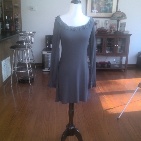 STAR VIXEN GRAY SWEATER ABOVE KNEE DRESS WITH RUFFLED NECK AND END OF SLEEVE-MED - Picture 1 of 8